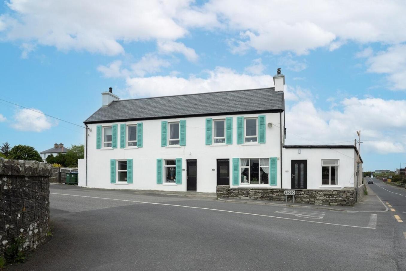 Вилла Holland House No3 Clarecastle Экстерьер фото